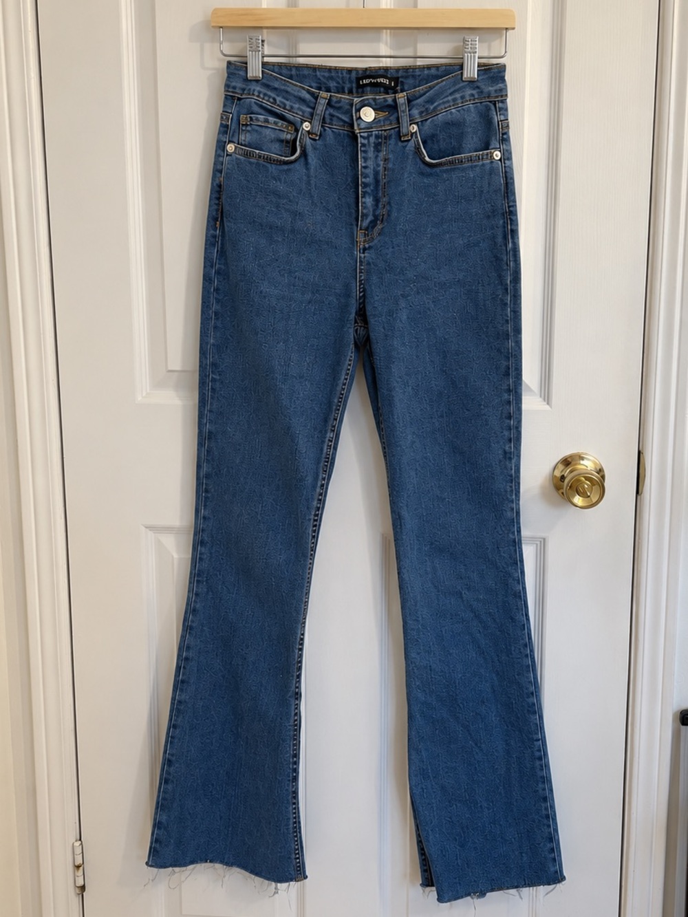 High-Rise Flare Jeans in Medium Blue